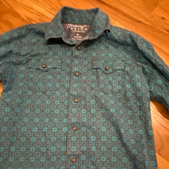 Wrangler Pearl snap shirts(2) - Picture 5 of 9